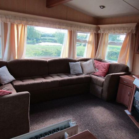 Fenlake Holiday Accommodation Metheringham Экстерьер фото