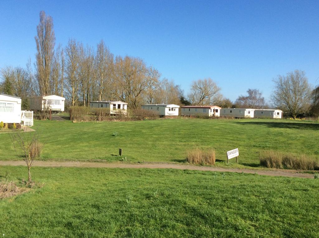 Fenlake Holiday Accommodation Metheringham Экстерьер фото