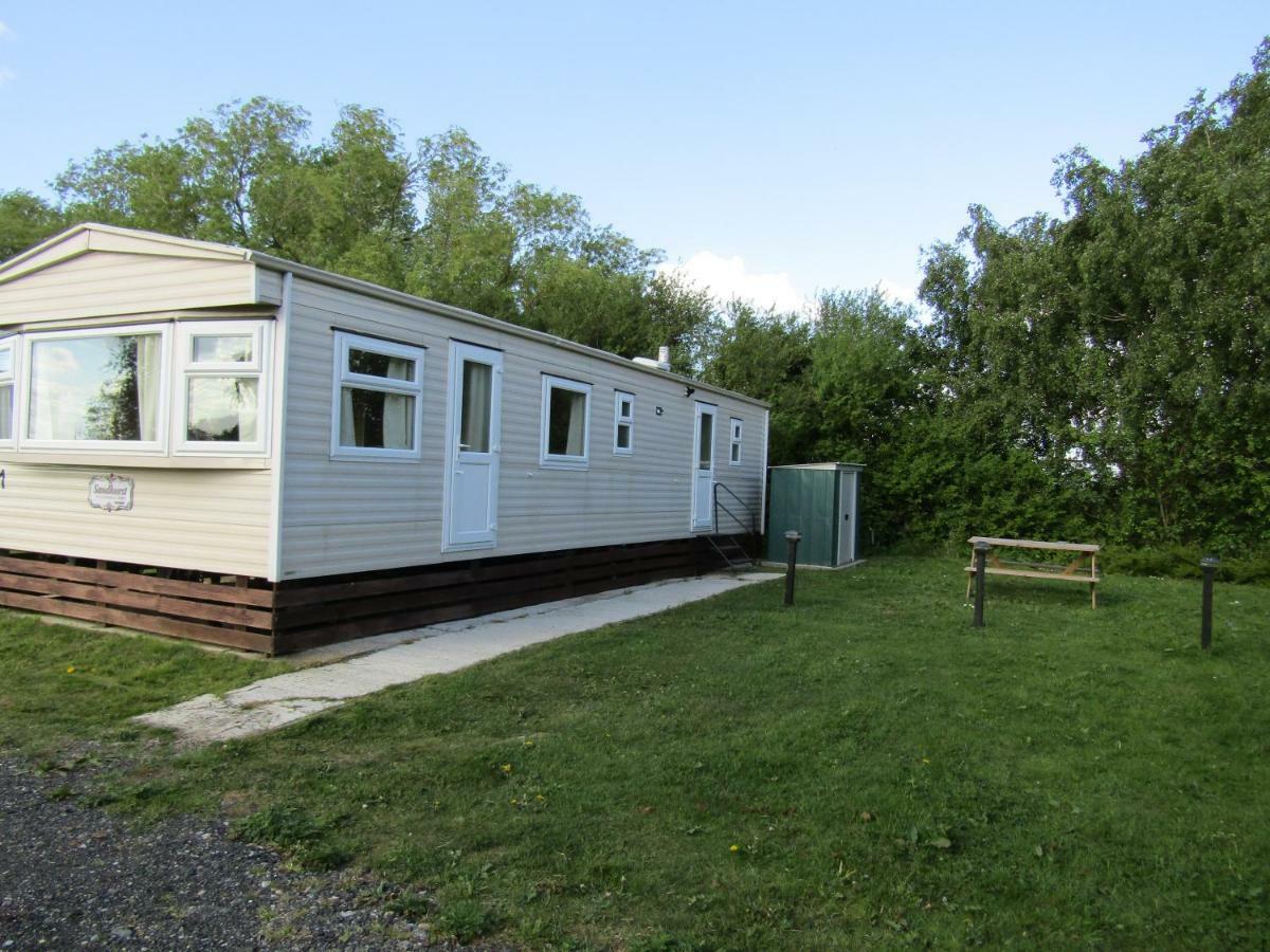 Fenlake Holiday Accommodation Metheringham Экстерьер фото