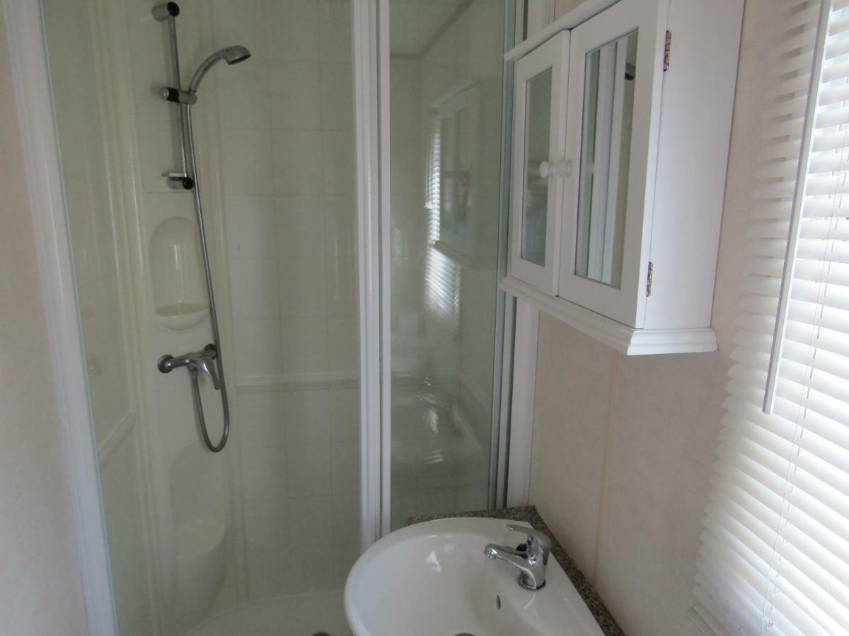 Fenlake Holiday Accommodation Metheringham Экстерьер фото