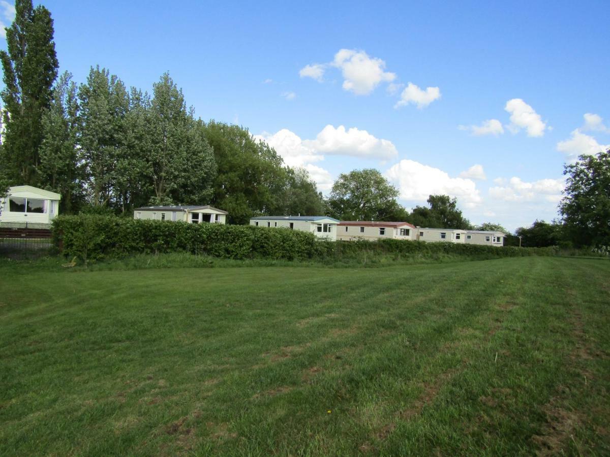 Fenlake Holiday Accommodation Metheringham Экстерьер фото